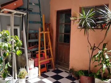 AMPLIO LOCAL y VIVIENDA DE 3 AMBIENTES COMODOS, CON PATIO y TERRAZA