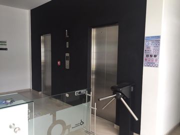 oficina en arriendo/venta en chico norte ii. Cod V1002262