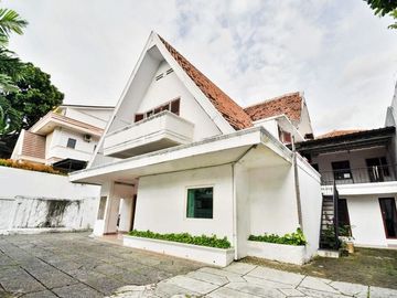 RUMAH SEWA-JUAL (HITUNG Tanah) PALIN MURAH DI JL.HOS COKROAMINOTO MENTENG JAKARTA PUSAT