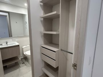 apartamento en arriendo en las vegas. Cod A9433860