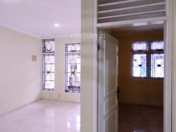 Rumah Strategis Metland Menteng Cakung 3KT SHM Lingkungan Nyaman