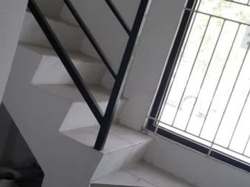 Rumah Cantik 2 Lantai Di Ciledug Raya - 4396