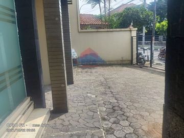 Rumah besar 2 lantai tidak jauh dr jl Jakarta,tanjung sari, Antapani