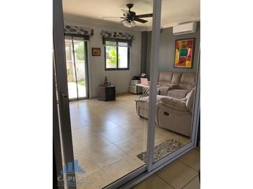 SE VENDE CASA EN SUMMER HILL, COSTA VERDE