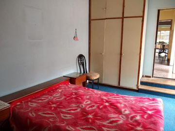 CASA DE 4 AMBIENTES EN LOTE DE 10X40 EN VENTA - VILLA TESEI