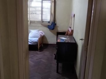 CASA DE 4 AMBIENTES EN LOTE DE 10X40 EN VENTA - VILLA TESEI