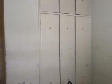 CASA DE 4 AMBIENTES EN LOTE DE 10X40 EN VENTA - VILLA TESEI