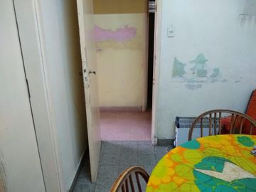 CASA DE 4 AMBIENTES EN LOTE DE 10X40 EN VENTA - VILLA TESEI