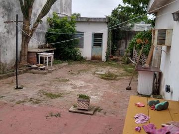 CASA DE 4 AMBIENTES EN LOTE DE 10X40 EN VENTA - VILLA TESEI