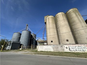 Planta de silos + Galpón