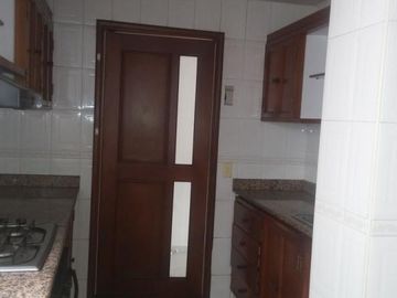 apartamento en venta en capri. Cod V8722