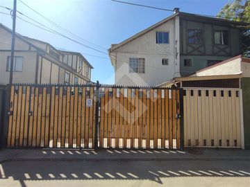 Casa en venta en Macul, Recién bajada de precio año 1990, t...