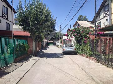 Casa en venta en Macul, Recién bajada de precio año 1990, t...