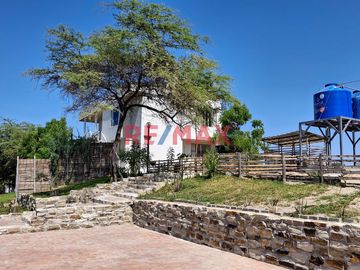🌿✨ Descubre el encanto rústico y la tranquilidad de vivir en una hermosa casa de campo en Piura. ✨🌿

🏡 Esta encantadora residencia de dos pisos ofre