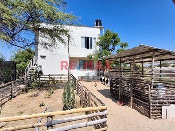 🌿✨ Descubre el encanto rústico y la tranquilidad de vivir en una hermosa casa de campo en Piura. ✨🌿

🏡 Esta encantadora residencia de dos pisos ofre