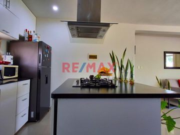 🌿✨ Descubre el encanto rústico y la tranquilidad de vivir en una hermosa casa de campo en Piura. ✨🌿

🏡 Esta encantadora residencia de dos pisos ofre