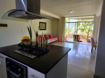 🌿✨ Descubre el encanto rústico y la tranquilidad de vivir en una hermosa casa de campo en Piura. ✨🌿

🏡 Esta encantadora residencia de dos pisos ofre