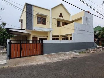 Rumah Cantik di Komplek Kejaksaan Pejaten Jakarta Selatan