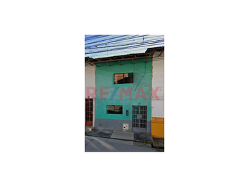 ¡No te pierdas esta oportunidad!
Compra este inmueble como terreno.
📝 Área total: 124.55 m2
      Frente: 5 m
      Fondo: 25 m
Puedes crear un h