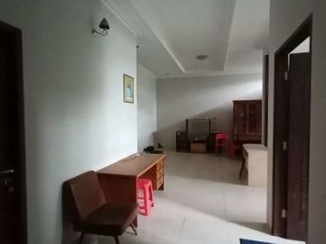 DISEWAKAN RUMAH SIAP HUNI KAMAR 4 PBI ARAYA KOTA MALANG