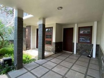 DISEWAKAN RUMAH SIAP HUNI KAMAR 4 PBI ARAYA KOTA MALANG