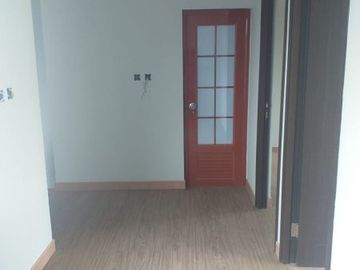 Rumah 2 lantai dengan smart door lock,lokasi strategis dengan CCTV per unit