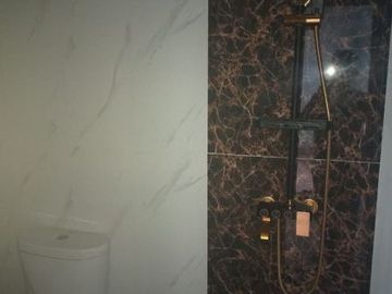 Rumah 2 lantai dengan smart door lock,lokasi strategis dengan CCTV per unit