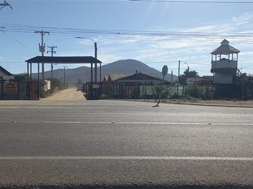 Casa en venta de 4 dorm. en Papudo