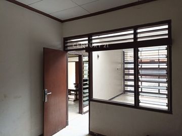 Rumah Siap Huni Lokasi Strategis Dan Terawat Di Kebayoran Baru