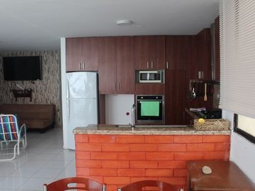 HERMOSO Y ACOGEDOR DEPARTAMENTO UBICADO EN MODERNO CONDOMINIO FRENTE AL MAR