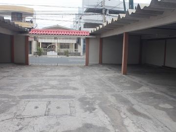 HERMOSO Y ACOGEDOR DEPARTAMENTO UBICADO EN MODERNO CONDOMINIO FRENTE AL MAR