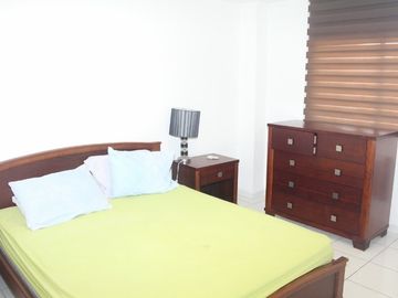 HERMOSO Y ACOGEDOR DEPARTAMENTO UBICADO EN MODERNO CONDOMINIO FRENTE AL MAR