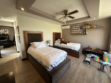 VENTA DE CASA EN CLUB DE GOLF LA LOMA