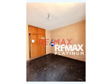🏡 ¡Remodela a tu gusto! 
Casa en el corazón de Chiclayo – ¡Ubicación inmejorable! 🔑

¿Buscas una propiedad con excelente ubicación y potencial?
Es