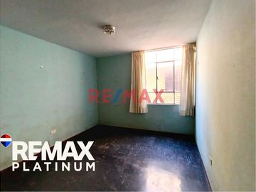🏡 ¡Remodela a tu gusto! 
Casa en el corazón de Chiclayo – ¡Ubicación inmejorable! 🔑

¿Buscas una propiedad con excelente ubicación y potencial?
Es
