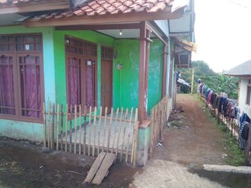 43 Tumbak Tanah, Rumah dan Kandang Sapi, Tugumukti Dekat SPN, Cisarua, Bandung Barat