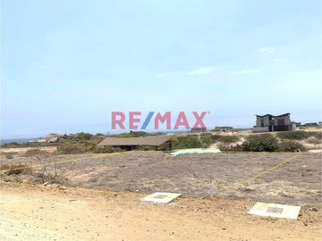 🌴🏖️ ¡Oportunidad única para construir la casa de playa de tus sueños! 🏖️🌴

📍 Ubicación privilegiada:
1era Etapa,  Condominio Las Lomas de Vichayito