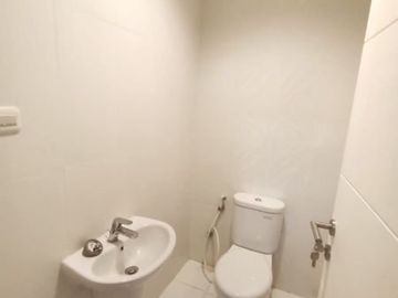 Rumah Besar 3 Lantai Di Cilandak Jakarta Selatan