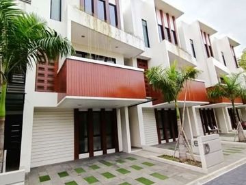 Rumah Besar 3 Lantai Di Cilandak Jakarta Selatan
