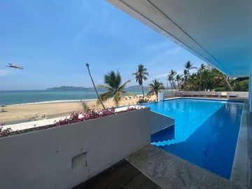 Departamento sobre Playa y sobre Av. Costera