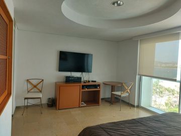 Departamento sobre Playa y sobre Av. Costera