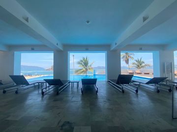 Departamento sobre Playa y sobre Av. Costera