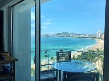Departamento sobre Playa y sobre Av. Costera