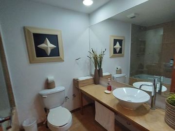 Departamento sobre Playa y sobre Av. Costera