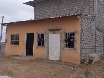 Se Vende Casa Cerca del Mar en Ballenita