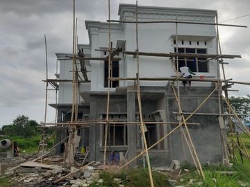 RUMAH MEWAH 2 LANTAI 6 MENIT KE ALUN–ALUN KLATEN