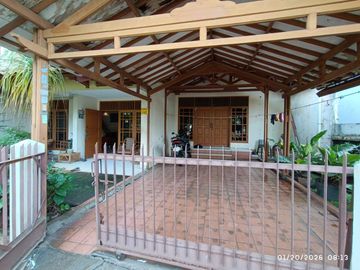 Rumah Strategis 8 Menit ke Lippo Mall Puri LT 386 Bebas Banjir J-49201