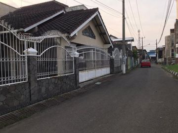 Rumah Nyaman Antapani Dekat Arcamanik dan Cisaranten