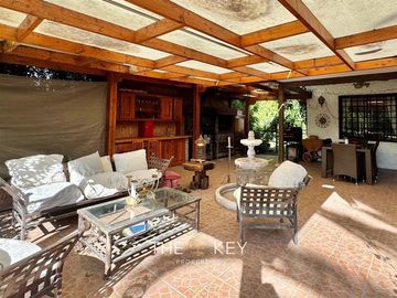 Casa en venta de 5 dorm. en El Monte
