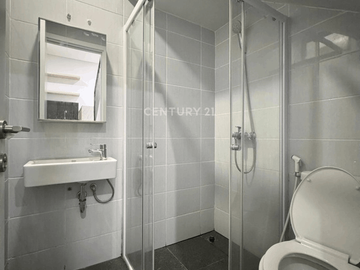 Rumah Modern 3 KT Dekat UPJ Stasiun Dan BXC Mall NY 17753